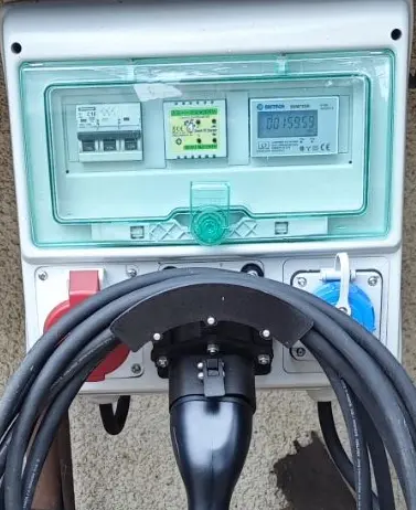 Single/Three phase selectable wallbox using DomBusEVSE module, working with Home Assistant